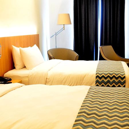 Louis Kienne Hotel Simpang Lima Semarang Buitenkant foto